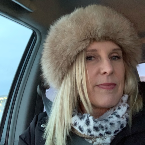 Meet your Posher, Kim - Picture 7 of 7